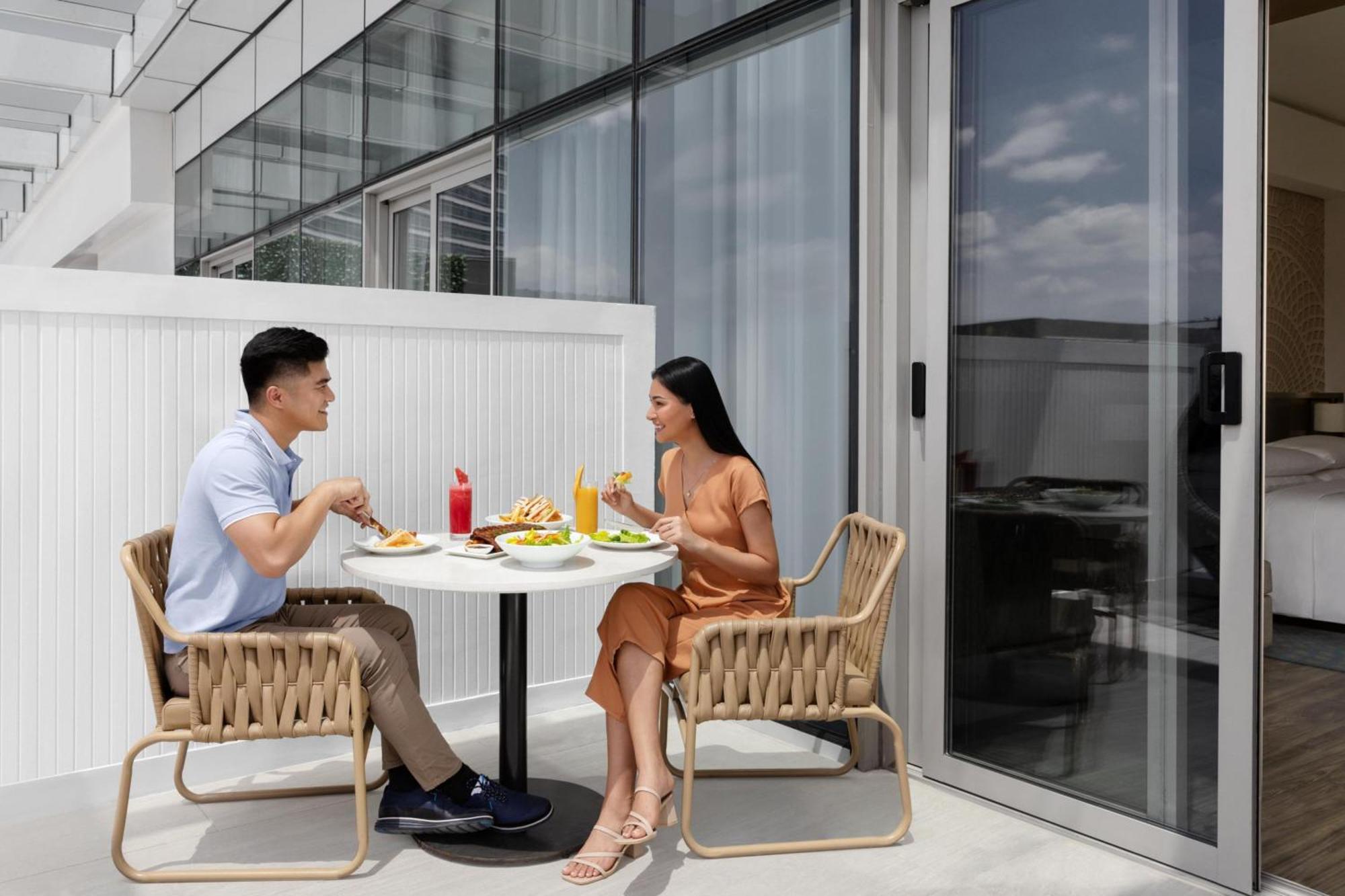 Clark Marriott Hotel Mabalacat Exterior photo